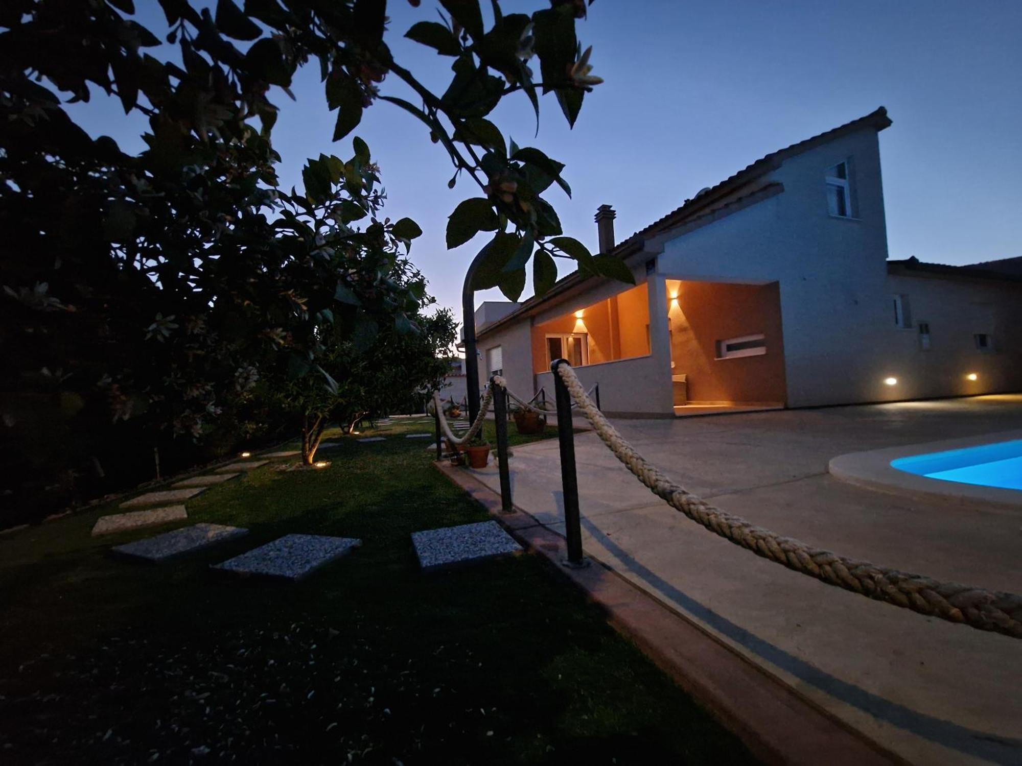 Beautiful Holiday Home "Villa Luka" Kaštel Štafilić 外观 照片